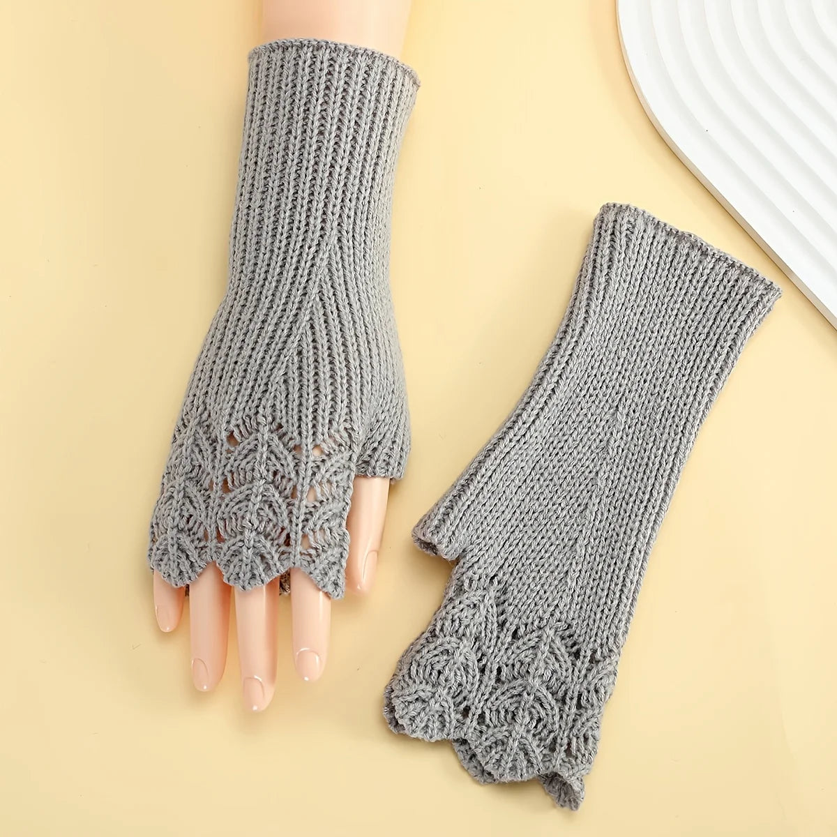 Women's Fishnet Knit Gloves – Stylish Outdoor Winter Warmth Knit Fashion Gloves Babs Light Grey One Size