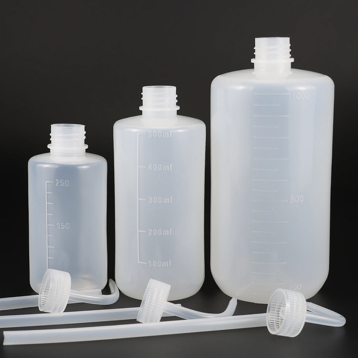 Plastic Squeeze Watering Bottle with Scale – 250/500/1000mL Squeeze Watering Bottle Babs