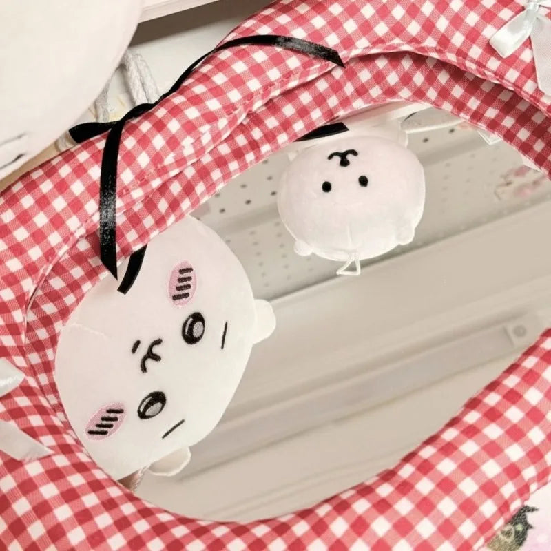 Apple-Shaped Decorative Mirror – Elegant Bedroom Wall Décor Decorative Wall Mirror Babs