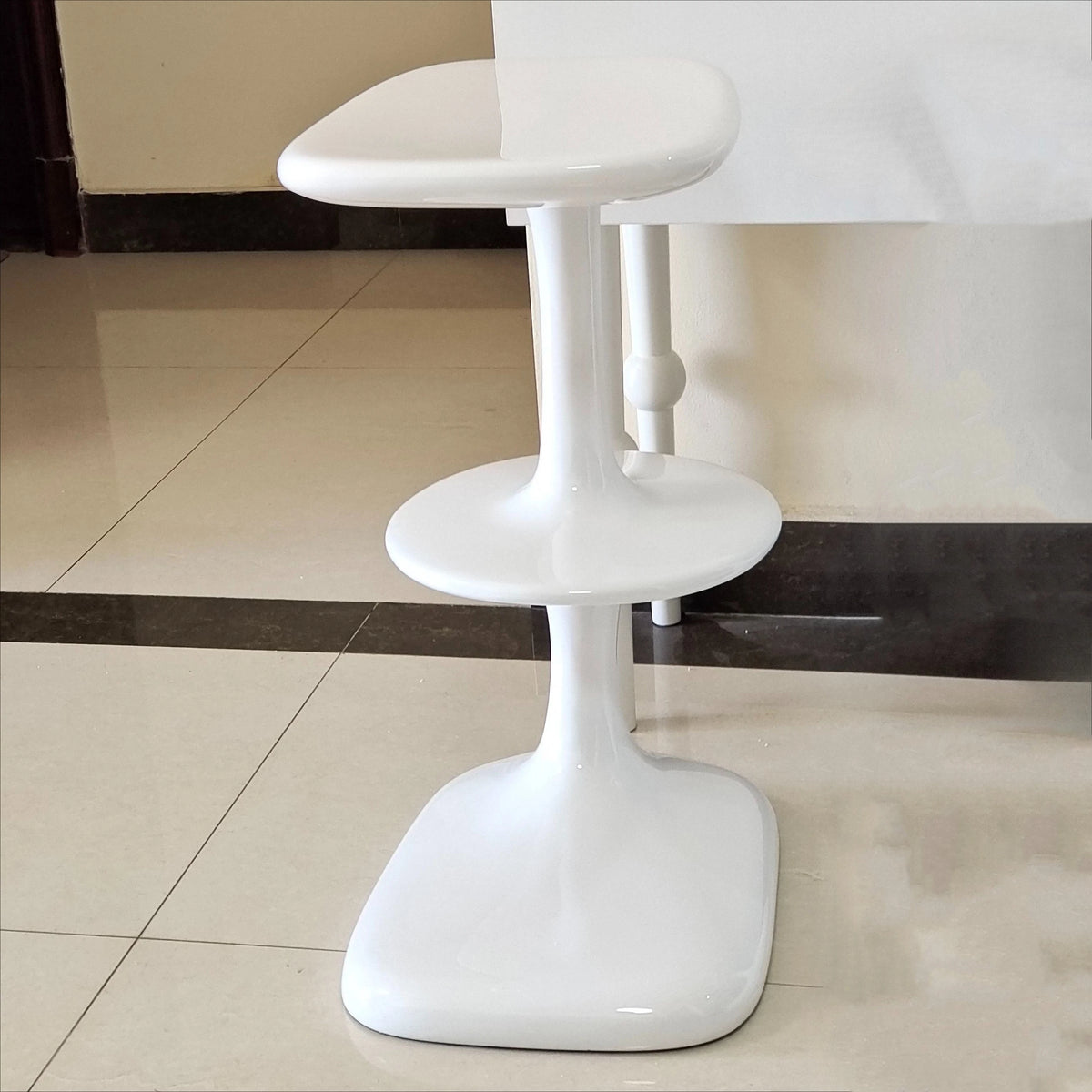 Nordic Minimalist Fiberglass Bar Chair – Modern Barstool Bar Chair Babs White-Glossy Sheen