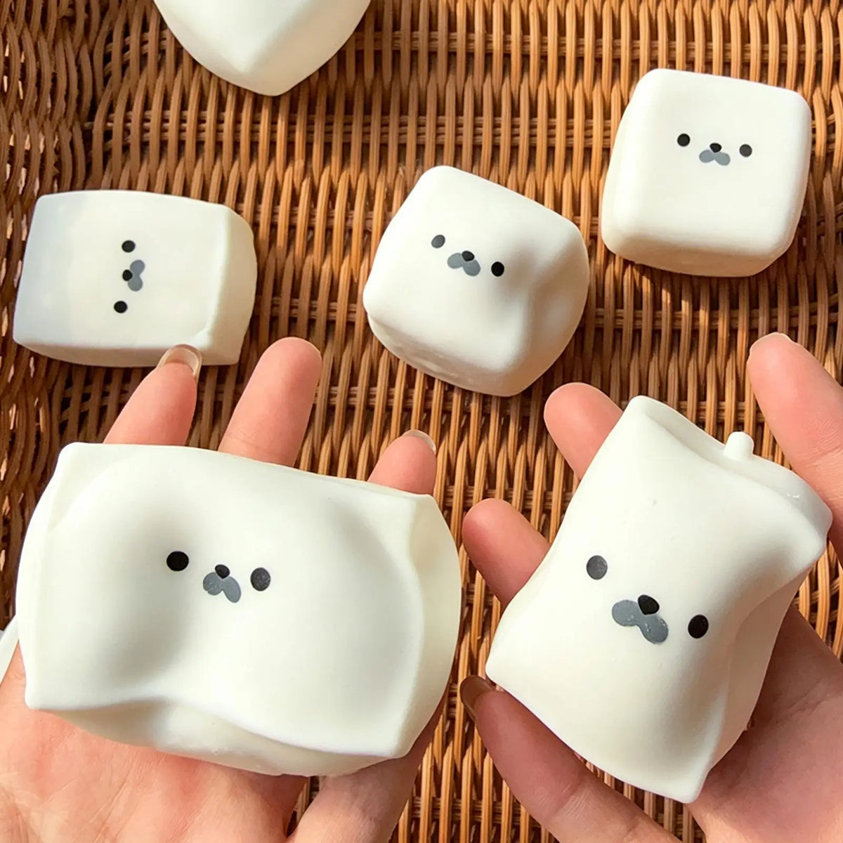 Kawaii Seal Squeeze Toy – Soft Slow Rising Sensory Fidget Ball Sensory Fidget Toy Babs