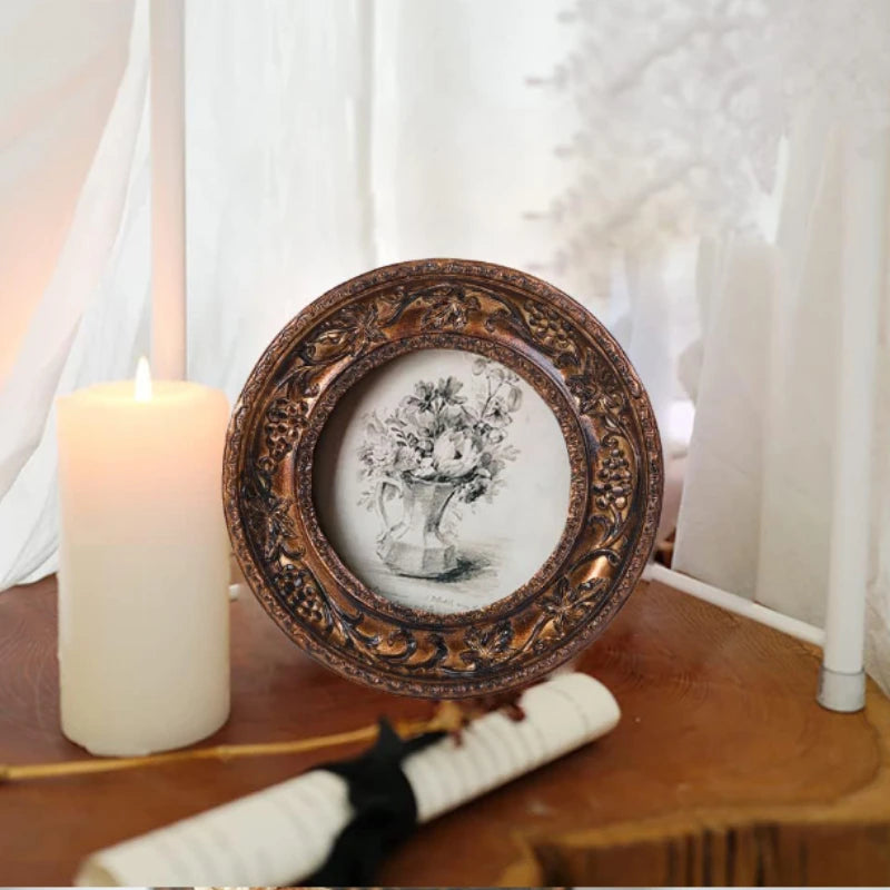 Retro Resin Photo Frame Figurine – Luxury Home Décor Ornament Decorative Figurine Babs