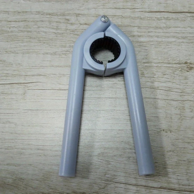 Anti-Slip Metal Wrench for Faucet – Universal Loosening Tool Hand Wrench Tool Babs 1pc