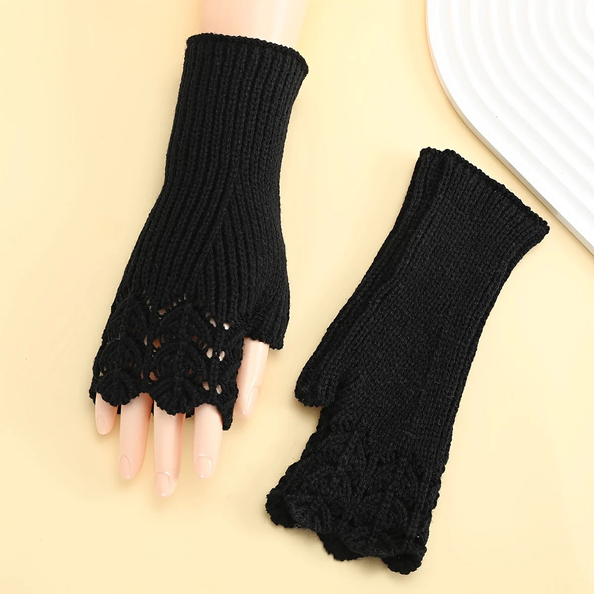 Women's Fishnet Knit Gloves – Stylish Outdoor Winter Warmth Knit Fashion Gloves Babs black One Size