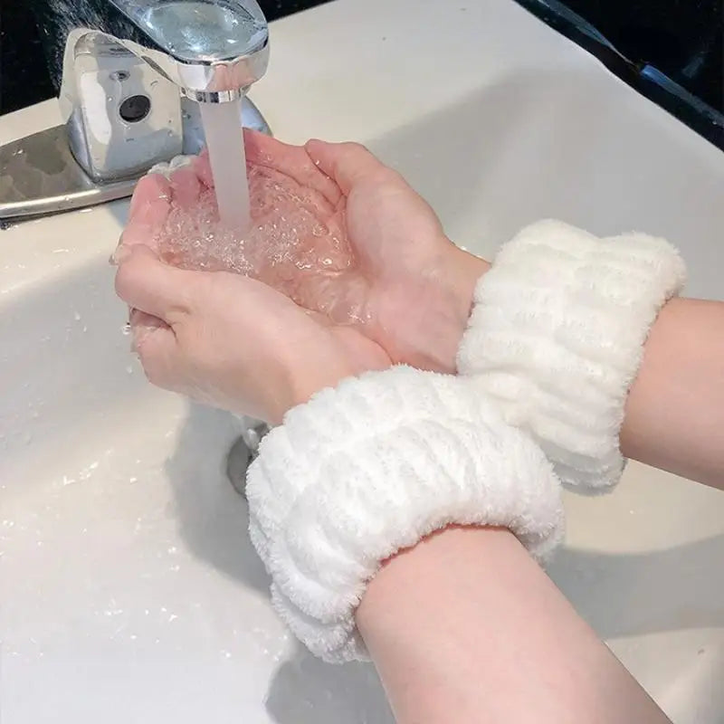 2-Pack Microfiber Face Wash Wrist Straps – Absorbent & Reusable Skincare Wrist Strap Babs