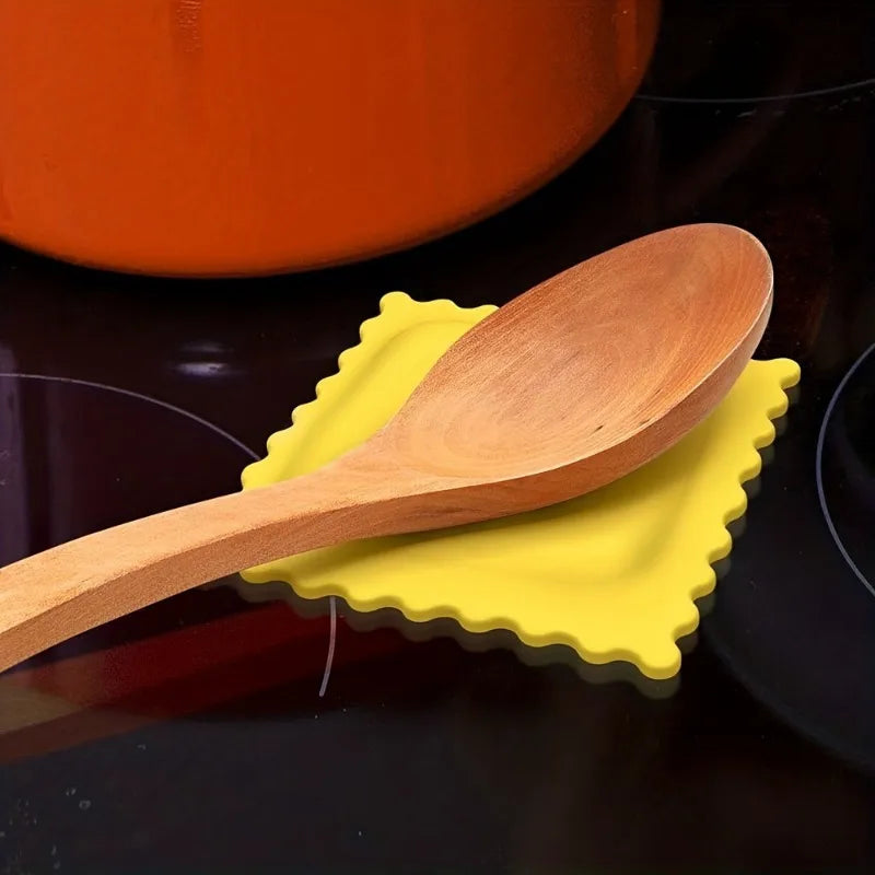 Biscuit Silicone Spoon Rest – Heat-Resistant Kitchen Utensil Mat Silicone Spoon Rest Babs