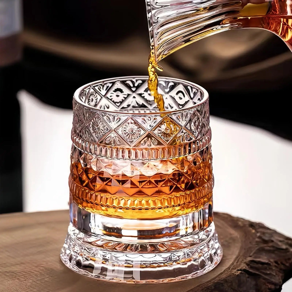 Rotating Crystal Whiskey Glass with Base | 360° Spin Crystal Whiskey Glass Babs