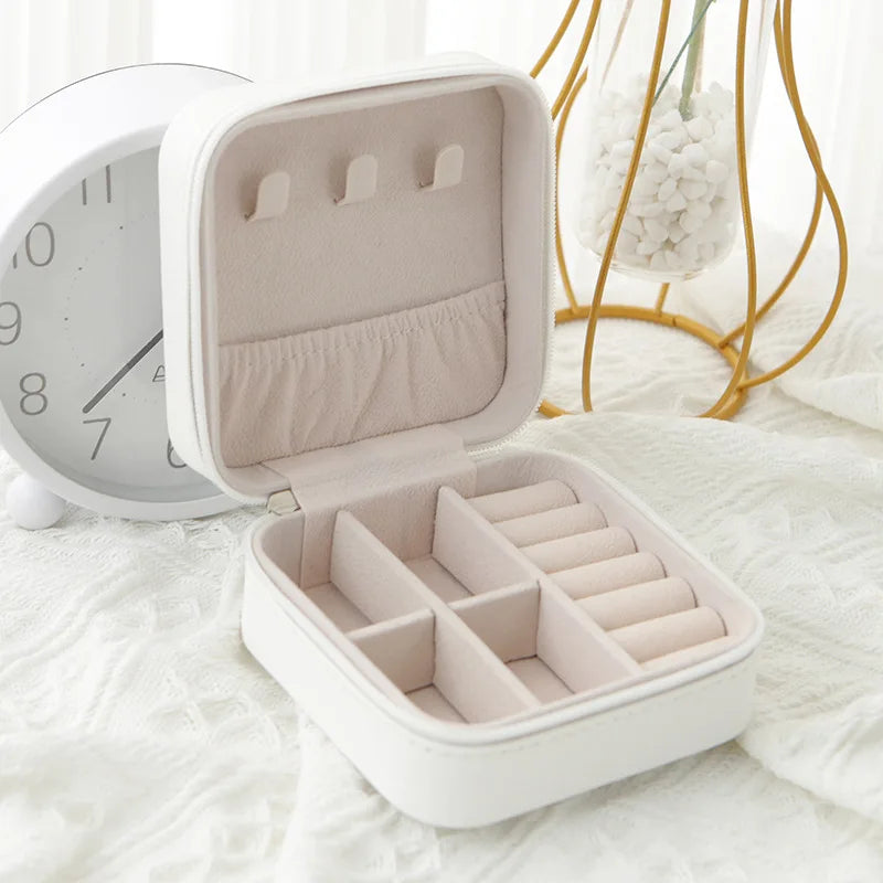 Portable Leather Travel Jewelry Organizer Case for Women Jewelry Travel Case Babs White 1PC