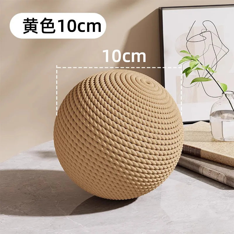Sisal Cat Scratching Ball Toy – Interactive Sound Ball for Cats Cat Scratching Toy Babs Brown10CM