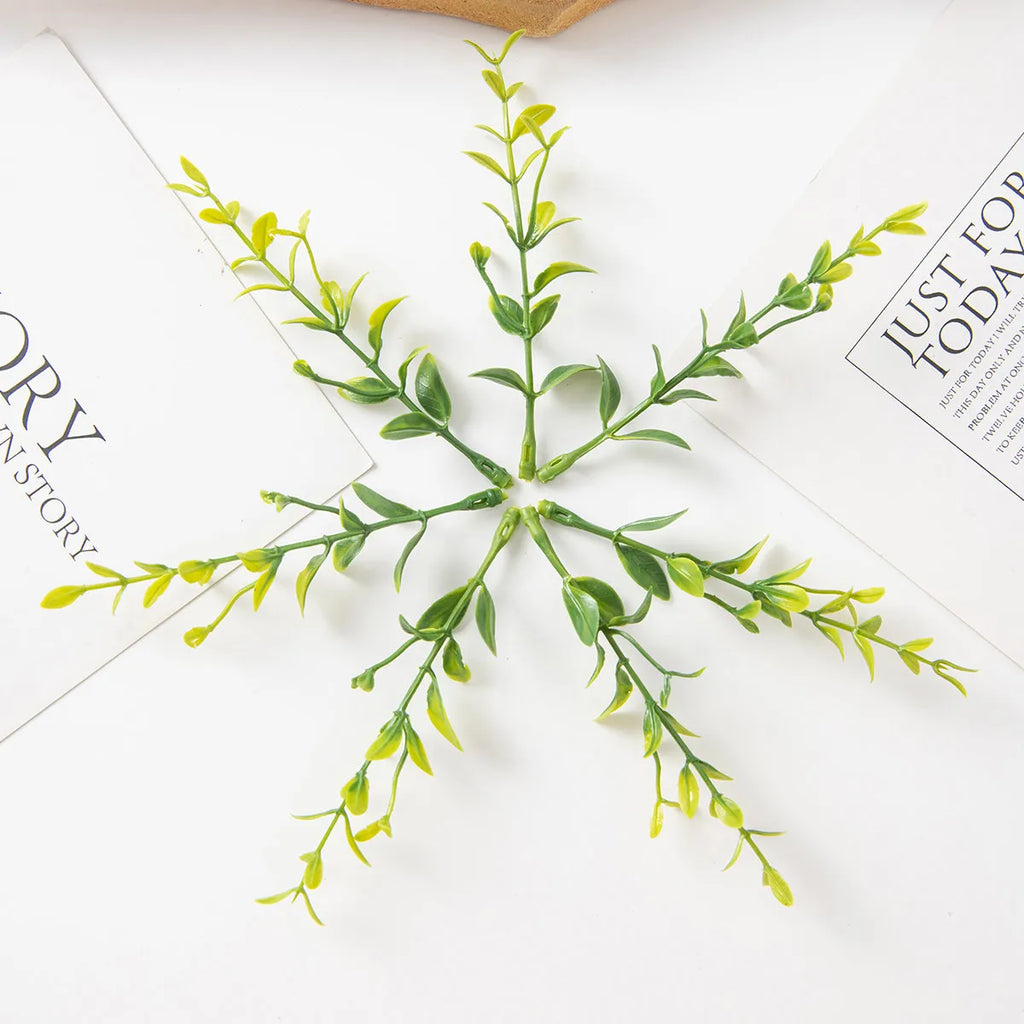 50pcs Artificial Plant Leaves for Wreaths, Wedding & Décor Artificial Leaves Babs Milky White