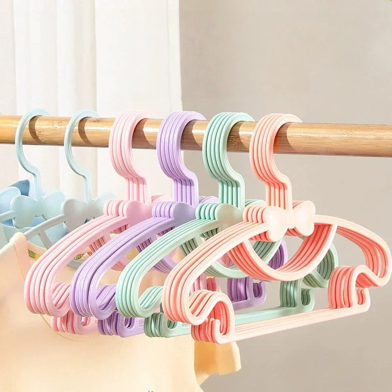10-Pack Plastic Clothes Hangers – Closet & Coat Organizer Clothes Hangers Babs