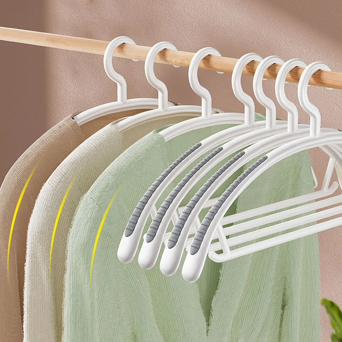 10-Pack Non-Slip Wide Plastic Hangers – No Shoulder Bump Clothes Hangers Babs