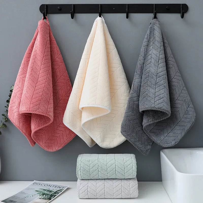 Coral Velvet Bath Towel – Soft, Quick-Dry & Highly Absorbent Bath Towel Babs