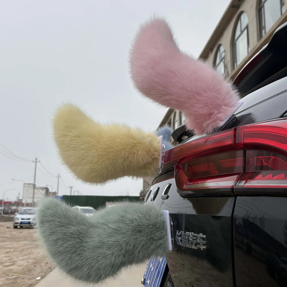 Electric Wagging Faux Fox Tail Car Ornament | Remote Control Car Exterior Ornament Babs