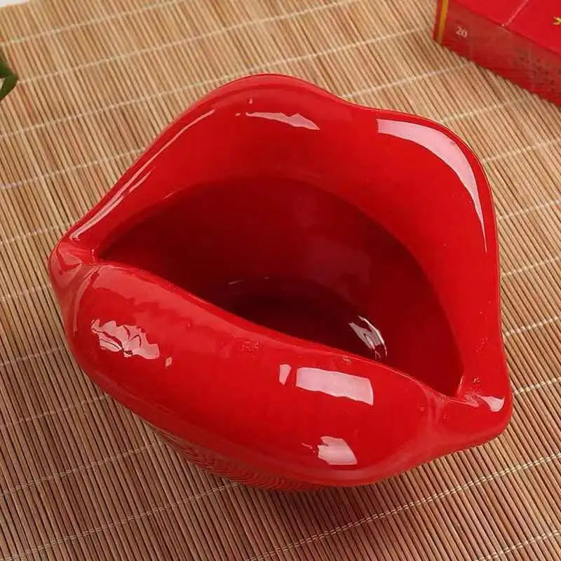 Ceramic Lip Ashtray – Scandinavian Creative Desktop Ornament Ceramic Ashtray Babs Light Red
