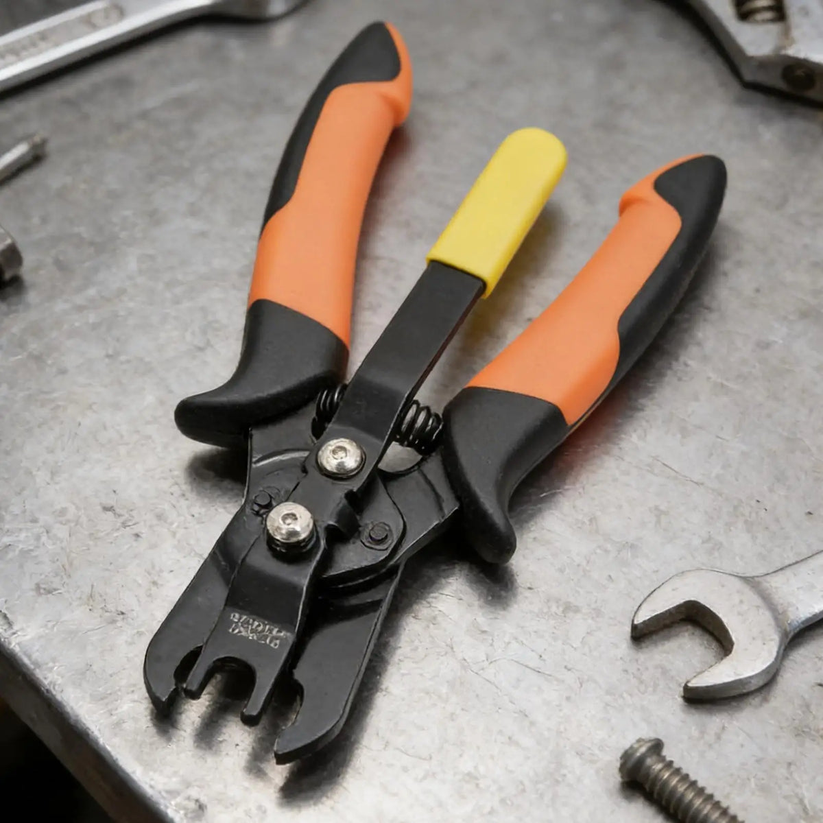 Carbon Steel Push-to-Connect Air Line Hose Release Pliers Air Line Release Pliers Babs