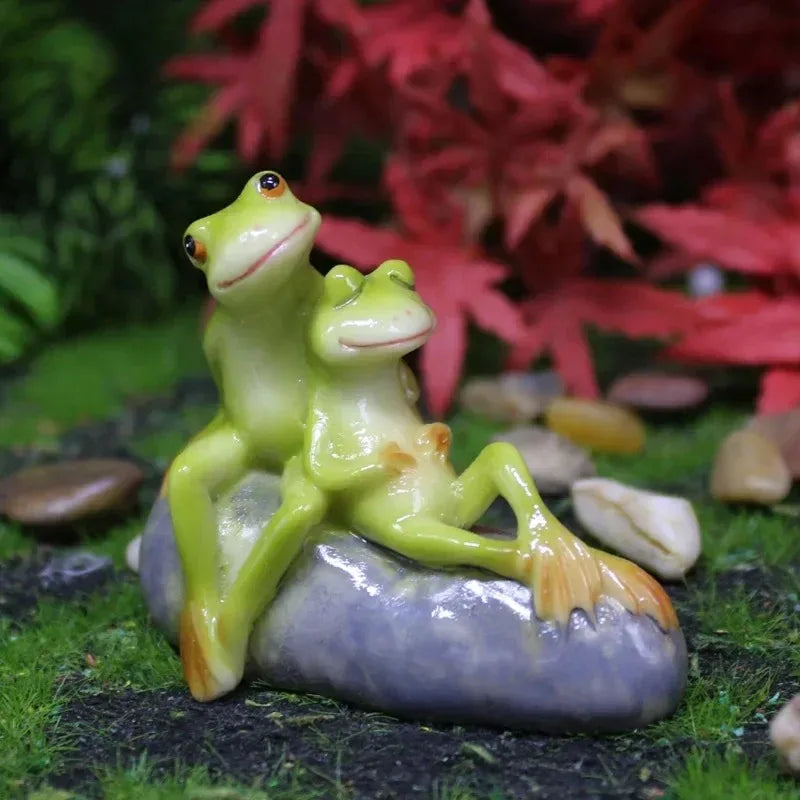 Cute Couple Frog Resin Ornaments – Garden & Fish Tank Decor Resin Decorative Figurine Babs
