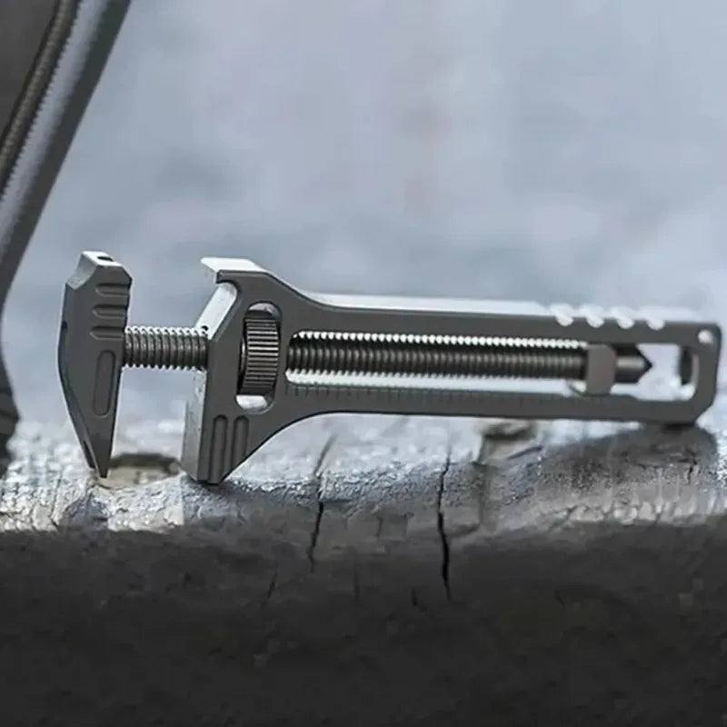 EDC Portable Multi-Tool Key Ring – Wrench & Screwdriver EDC Multi-Tool Babs