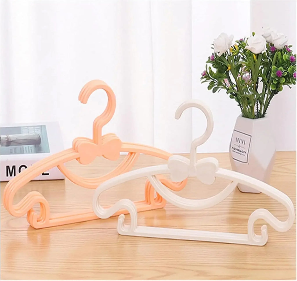 Baby & Kids Windproof Plastic Clothes Hangers – 10/30/50 Pack Clothing Hangers Babs
