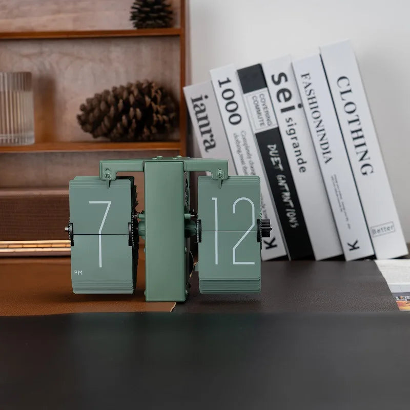 Nordic Retro Page-Turning Desk Clock | Luxury Table Ornament Flip Desk Clock Babs All Green