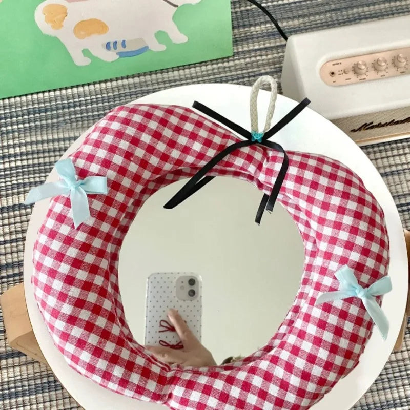 Apple-Shaped Decorative Mirror – Elegant Bedroom Wall Décor Decorative Wall Mirror Babs