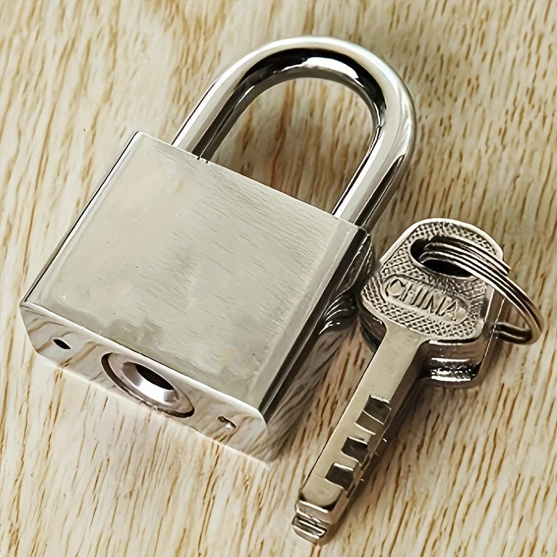 Heavy-Duty Rustproof Waterproof Padlock – Chrome, 4 Keys Security Padlock Babs silvery