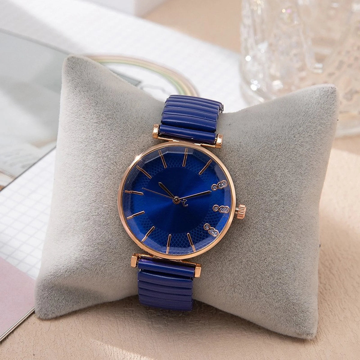 Women's Crystal Blue Quartz Watch – Stretch Strap Dress Watch Women's Dress Watch Babs