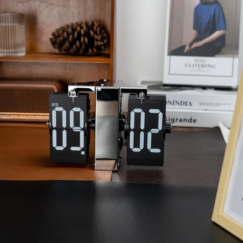 Nordic Retro Page-Turning Desk Clock | Luxury Table Ornament Flip Desk Clock Babs Silver And Black