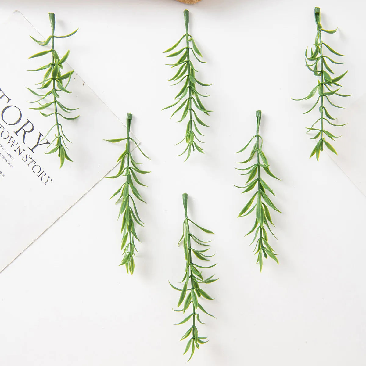 50pcs Artificial Plant Leaves for Wreaths, Wedding & Décor Artificial Leaves Babs Champagne