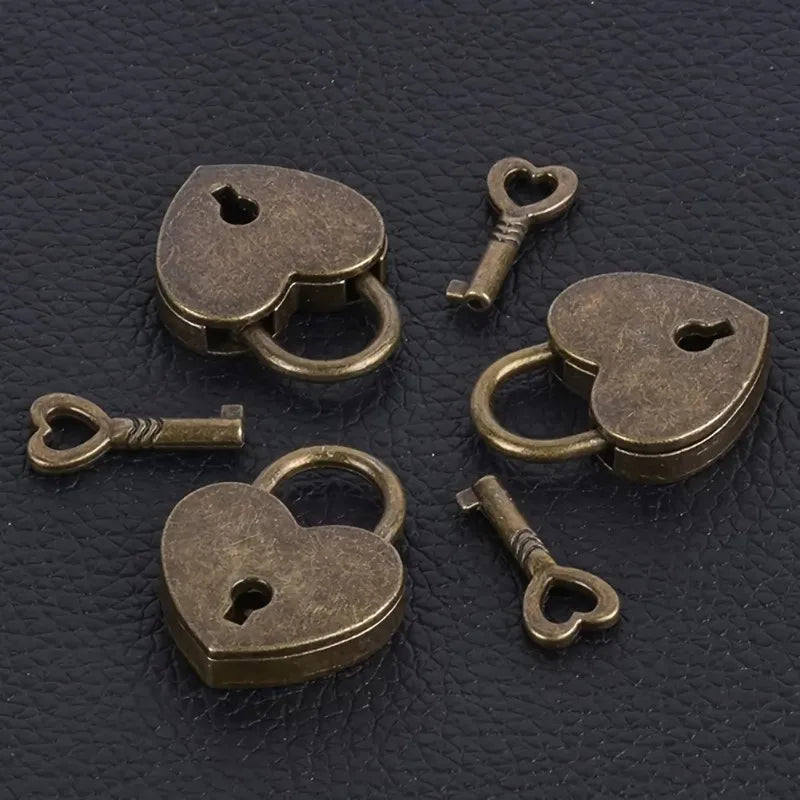 Vintage Heart-Shaped Mini Padlock – Antique Alloy Gift Lock Decorative Padlock Babs