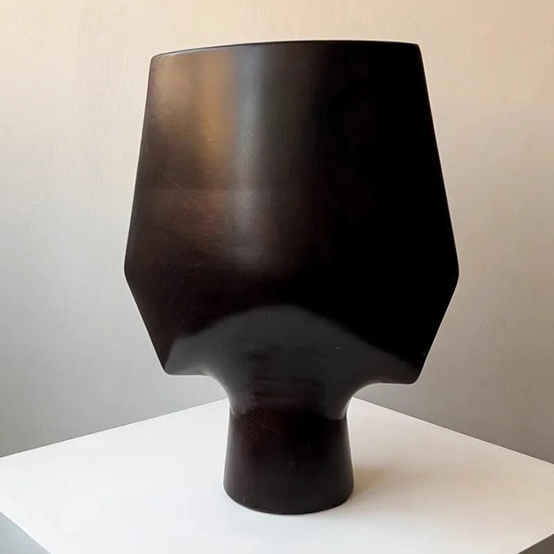 Modern Resin Vase – Elegant Luxury Table Décor | Black & Red Decorative Vase Babs