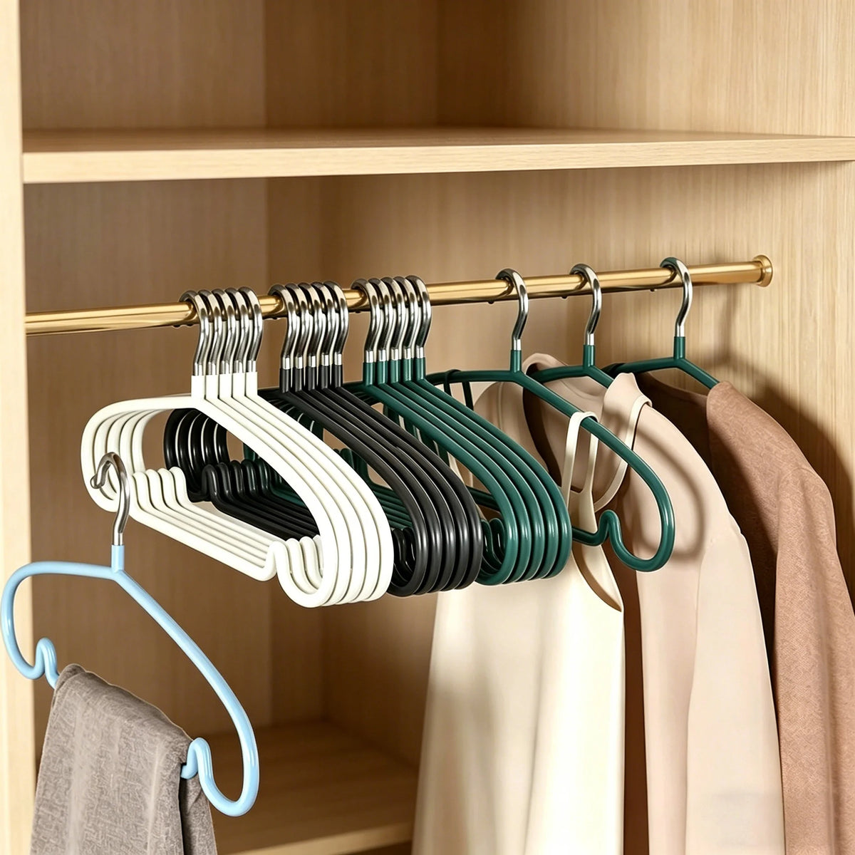 10-Pack Non-Slip Clothes Hangers – Space-Saving, No-Bump Clothes Hangers Babs