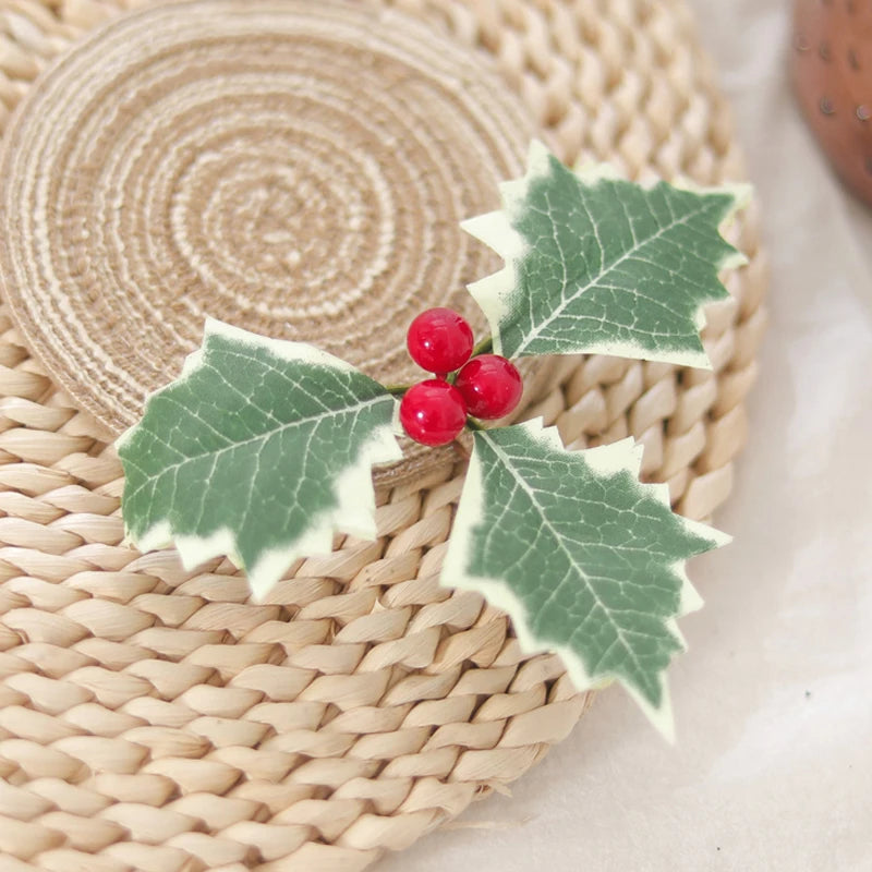 10PCS Artificial Christmas Holly Berry Leaves – DIY Wreath Decor Artificial Holly Decor Babs Red
