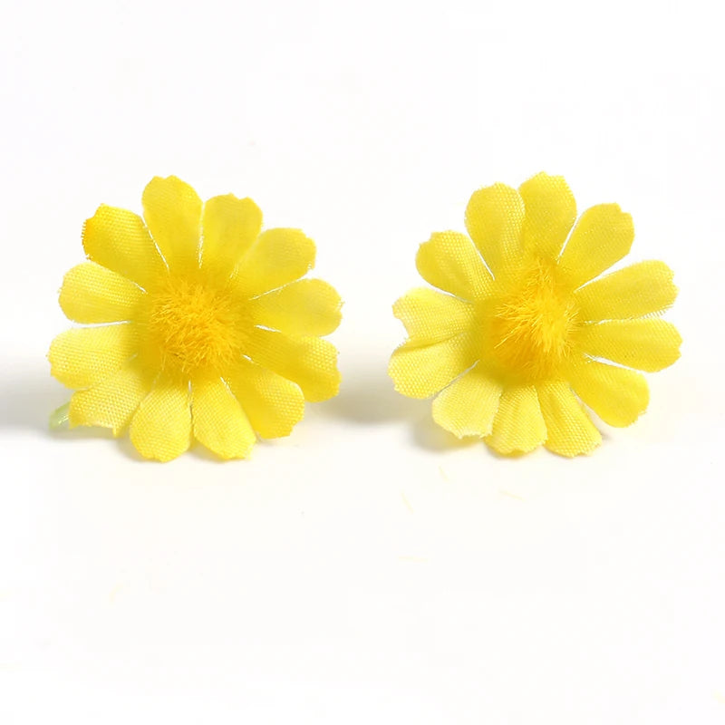 50/100Pcs Mini Artificial Silk Daisy Flower Heads – DIY Decor Artificial Silk Flowers Babs Yellow 50Pcs