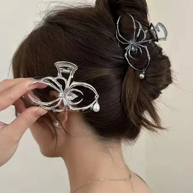 Gothic Spider Hair Claw – Hollow Skeleton Design with Pendant Gothic Hair Claw Babs