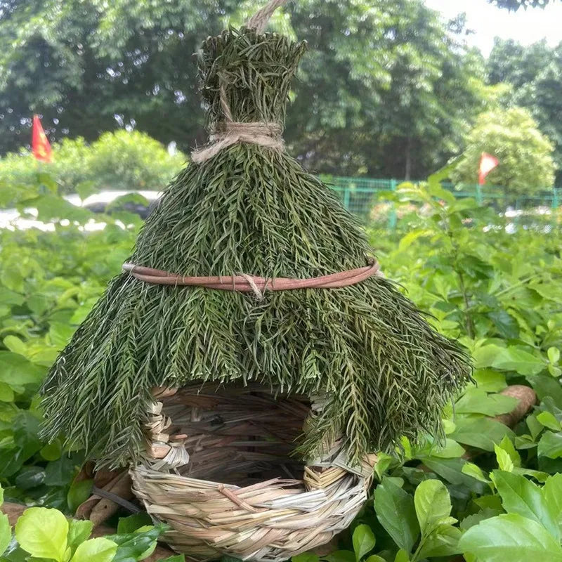 Hand Woven Grass Bird Nest Hanging Bird House | Garden Décor Hanging Bird House Babs