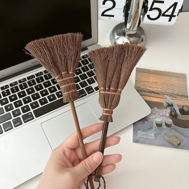 Mini Desktop Broom Brush – Keyboard Cleaner & Halloween Decor Decorative Cleaning Brush Babs