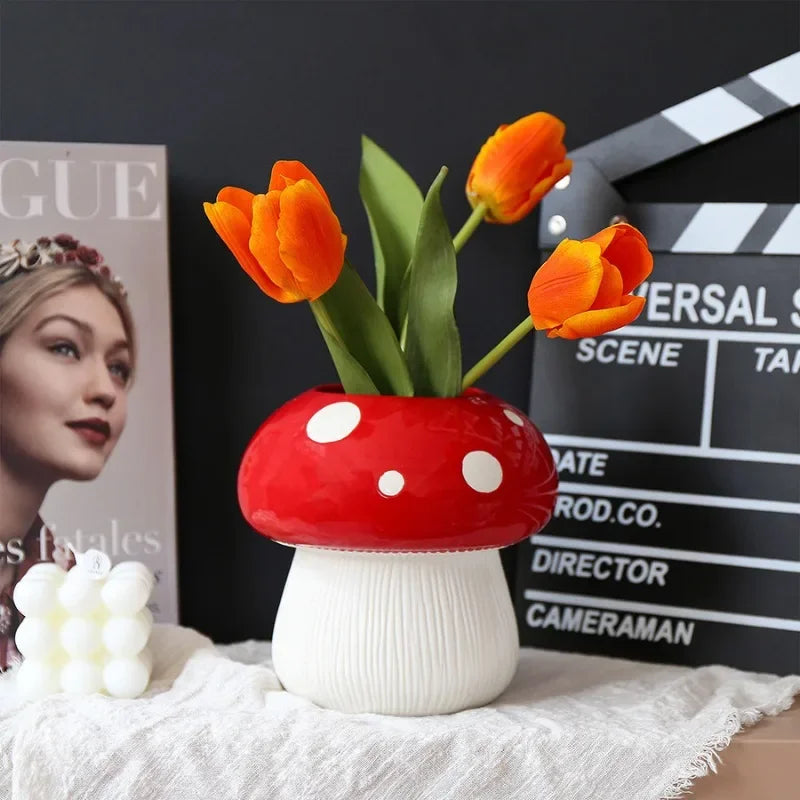 Resin Mushroom Vase – Cute Modern Tabletop Home Decor Gift Decorative Resin Vase Babs