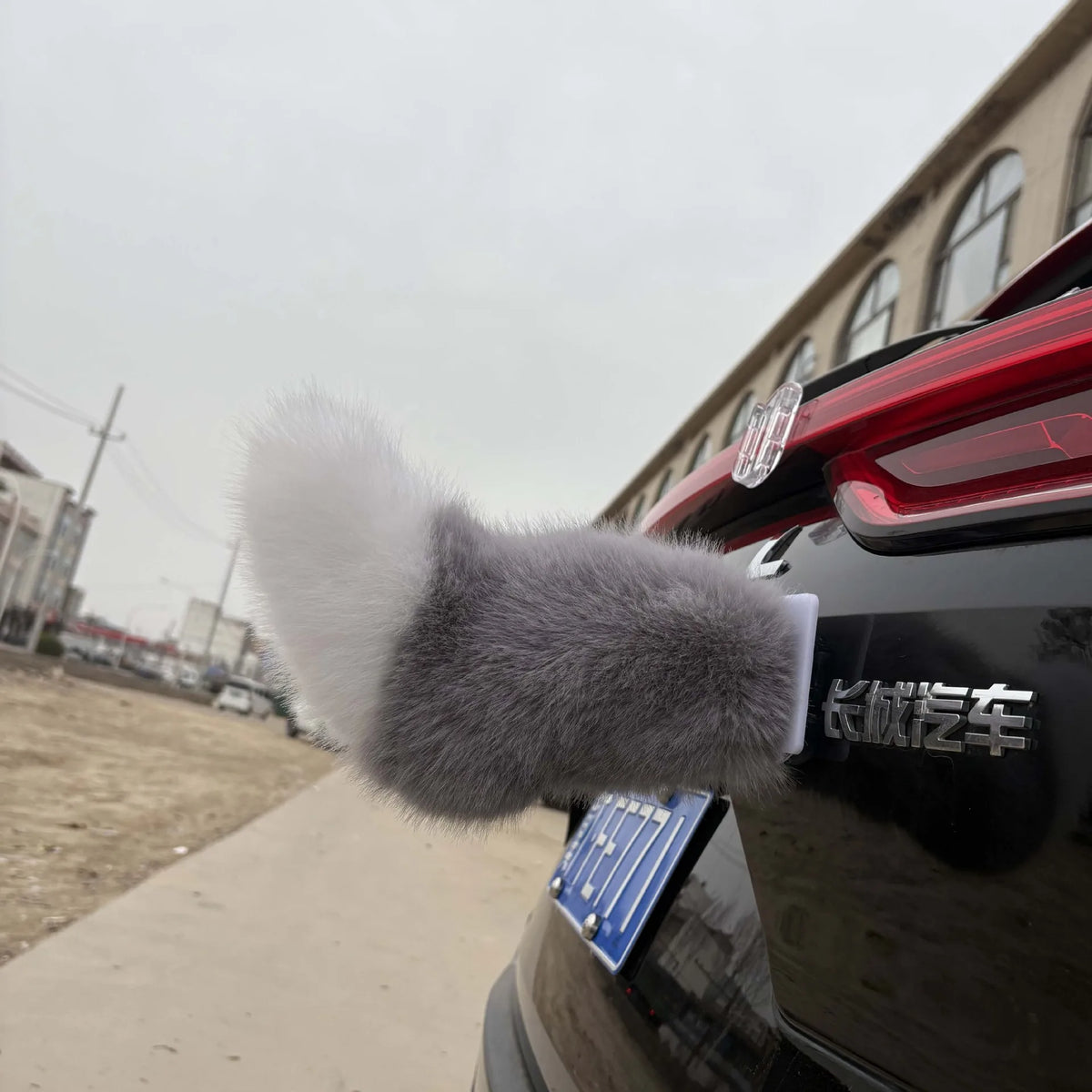 Electric Wagging Faux Fox Tail Car Ornament | Remote Control Car Exterior Ornament Babs 7