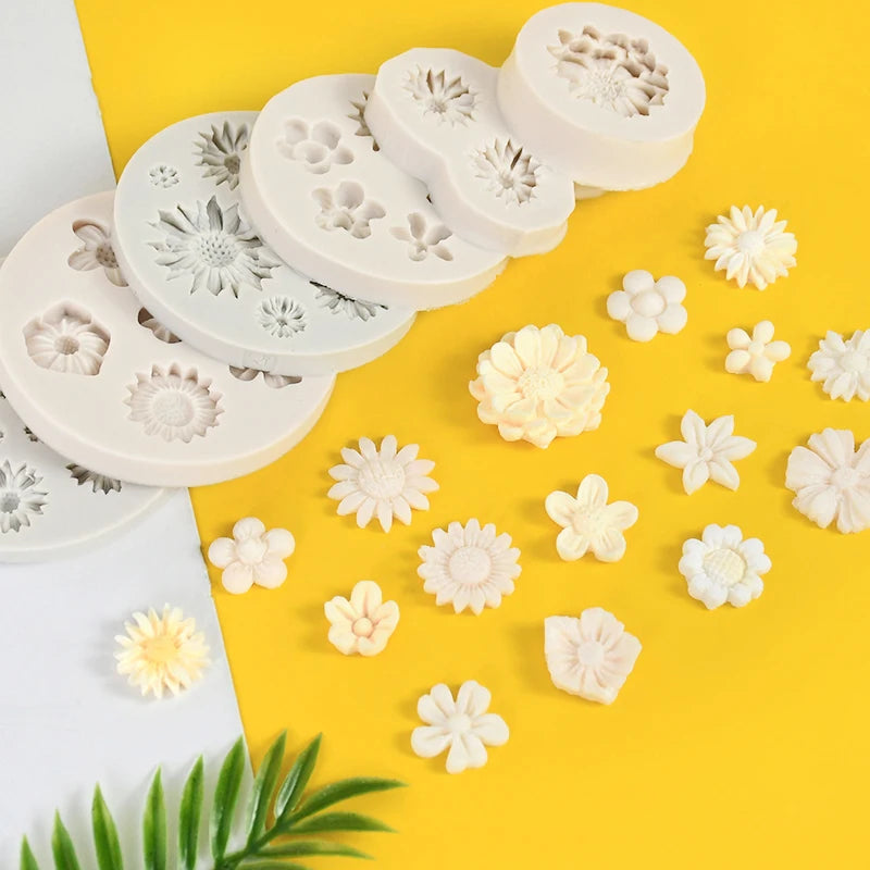 3D Mini Daisy Silicone Mold – Fondant & Chocolate Cake Decorating Silicone Baking Mold Babs