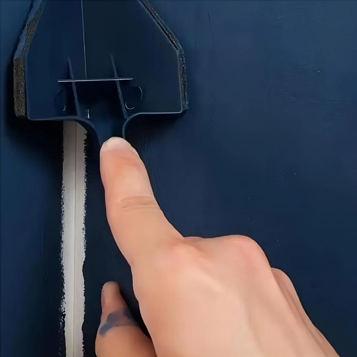 Triangle Paint Brush – Corner & Gap Painter | Plastic Handle Corner Paint Brush Babs