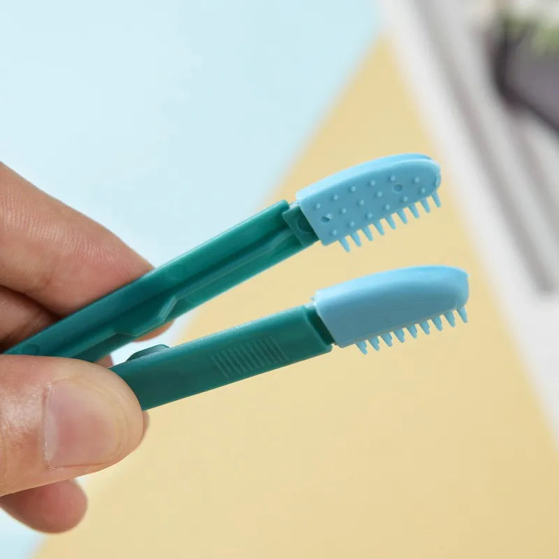 Pet Tear Stain Remover Comb – Eye Cleaning Brush for Cats & Dogs Pet Grooming Comb Babs BG