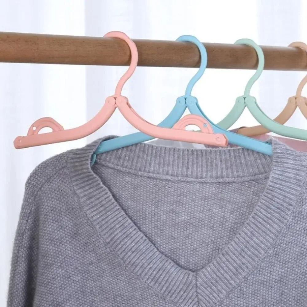 Portable Foldable Travel Clothes Hanger – Anti-Slip, Space-Saving Foldable Travel Hanger Babs