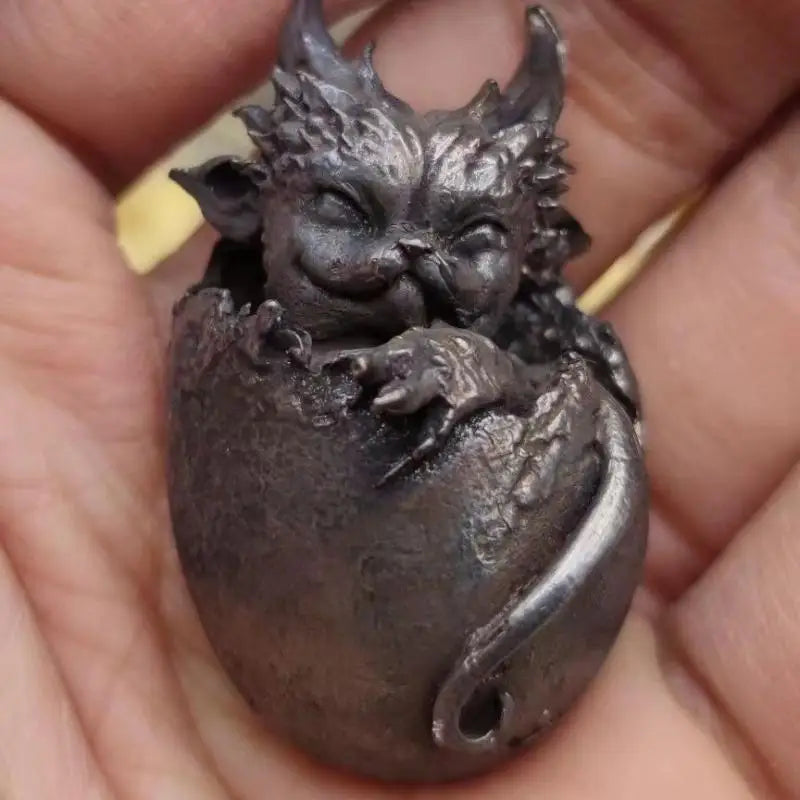 Vintage Brass Dragon Egg Figurine – Retro Fantasy Desk Decor Decorative Figurine Babs 1pc