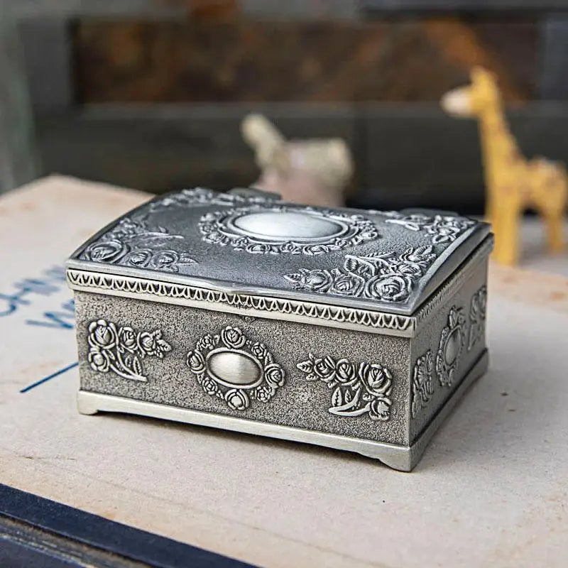 European Retro Zinc Alloy Jewelry Box – Ring & Necklace Storage Jewelry Storage Box Babs silver