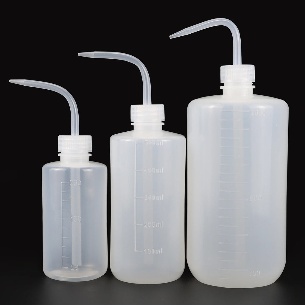 Plastic Squeeze Watering Bottle with Scale – 250/500/1000mL Squeeze Watering Bottle Babs