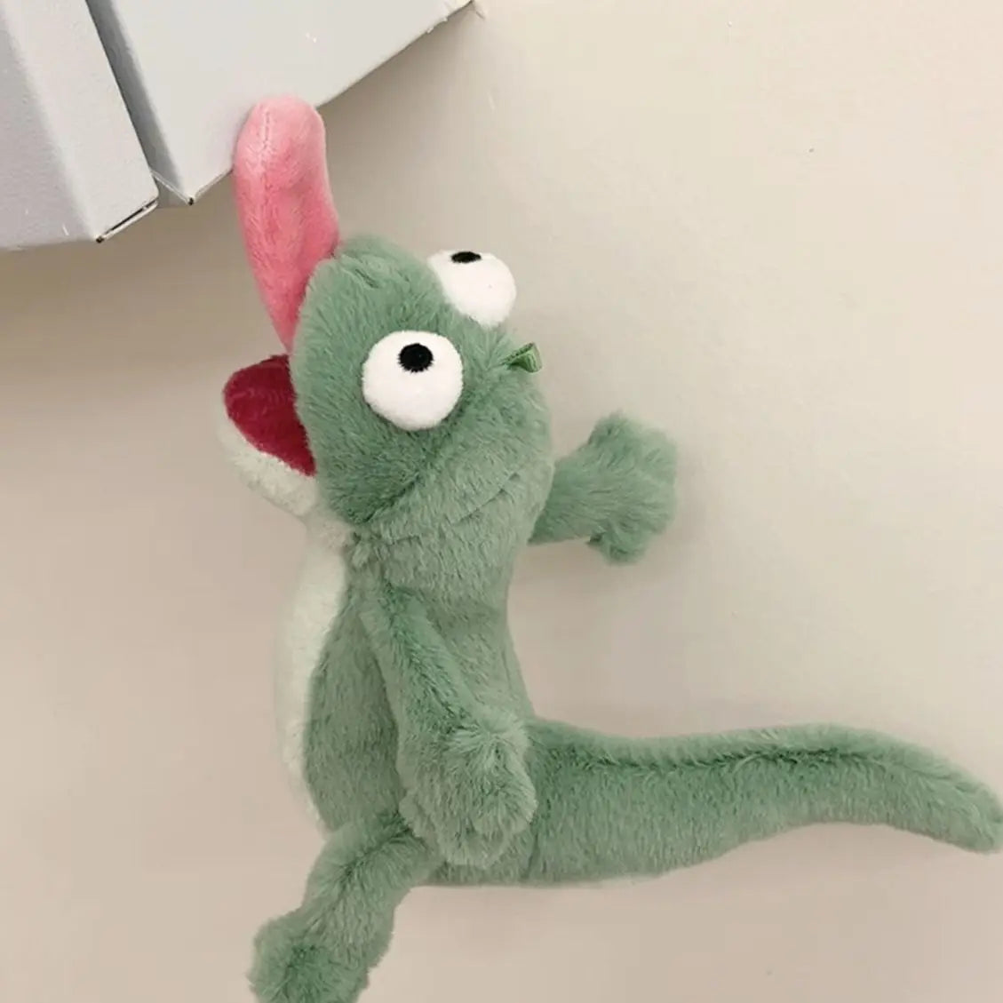 Sound-Making Lizard Plush Keychain – Magnetic Tongue Toy Gift Plush Keychain Toy Babs