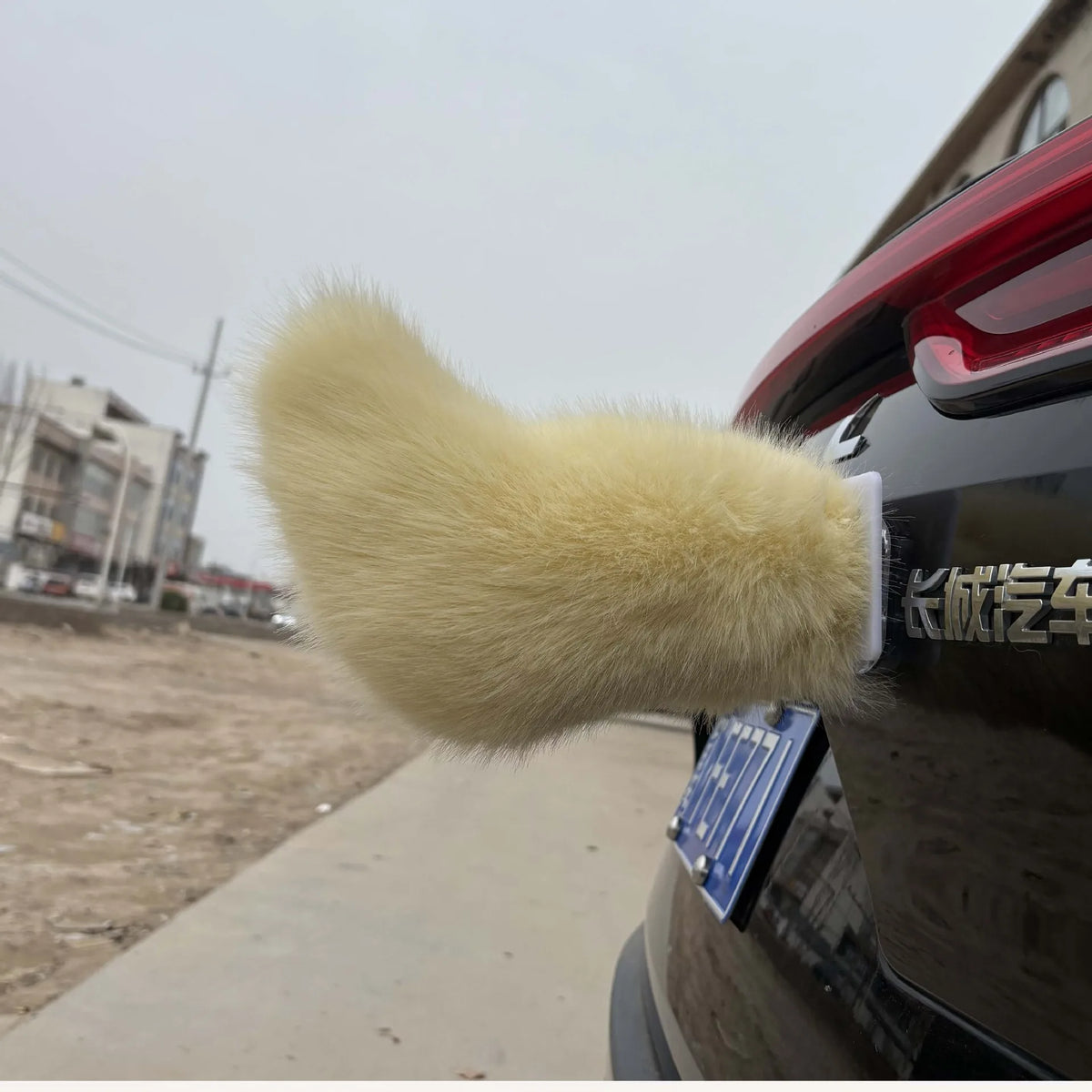 Electric Wagging Faux Fox Tail Car Ornament | Remote Control Car Exterior Ornament Babs 10
