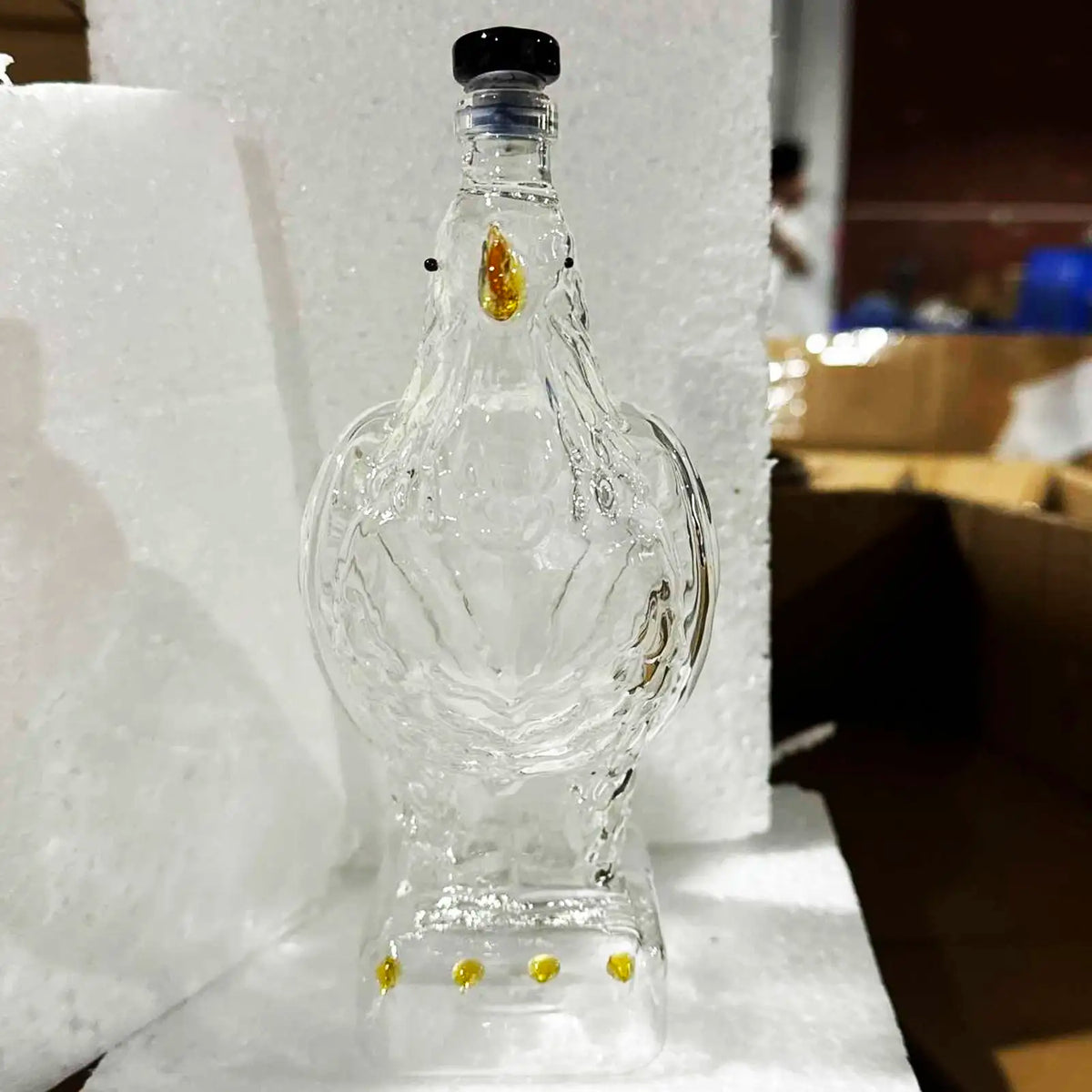 Eagle Shaped Whiskey Decanter – Glass Animal Statue Bar Décor Whiskey Decanter Babs