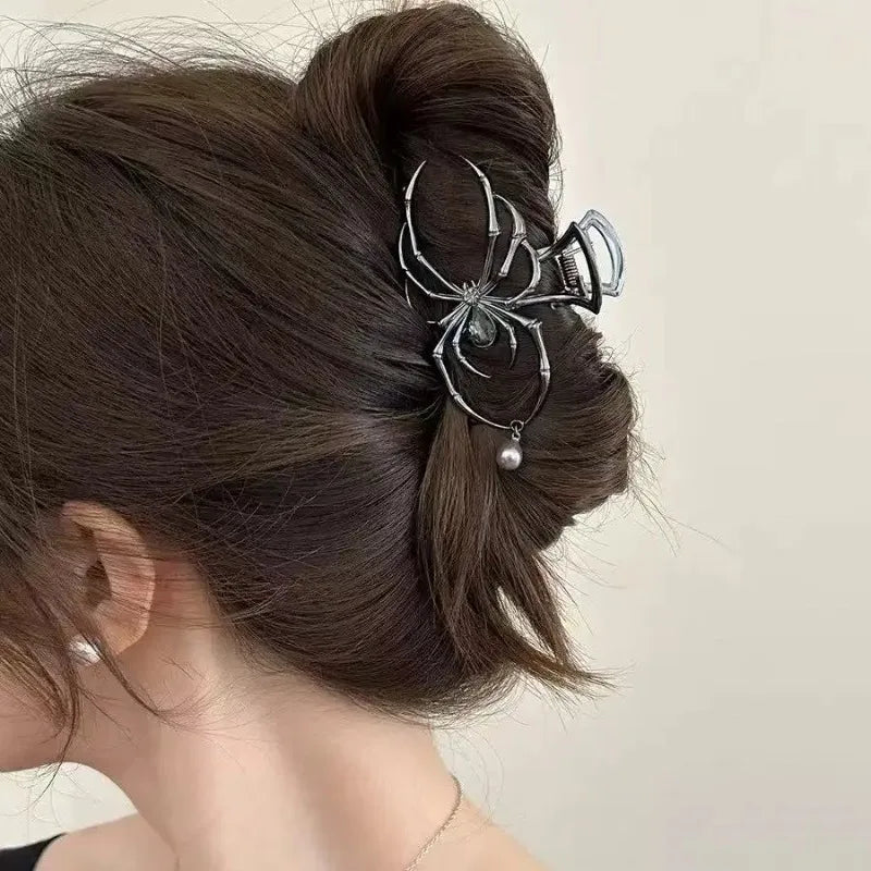 Gothic Spider Hair Claw – Hollow Skeleton Design with Pendant Gothic Hair Claw Babs